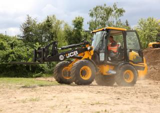 Колесни товарачи JCB 409