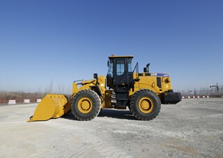 Колесни товарачи SEM 655D