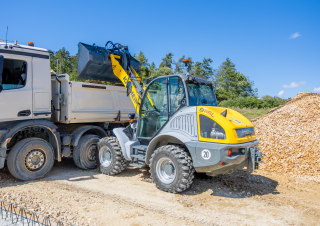 Колесни товарачи Kramer 8115L