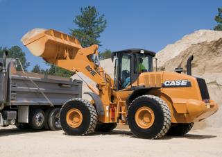Колесни товарачи Case 821 E