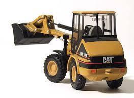 Колесни товарачи Caterpillar 906