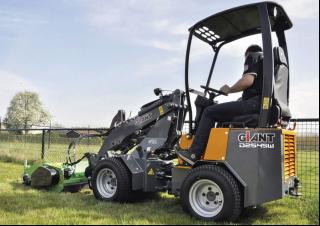 Колесни товарачи Giant D 254 SW