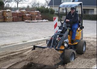 Колесни товарачи Giant D 254 SW