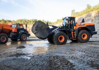 Колесни товарачи Doosan DL480-7