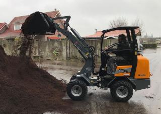 Колесни товарачи Giant G1500