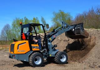 Колесни товарачи Giant G2700 HD+
