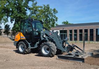 Колесни товарачи Giant G3500
