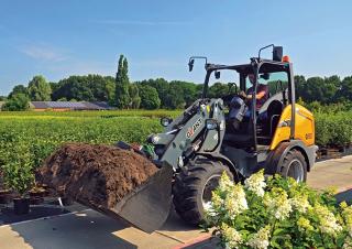 Колесни товарачи Giant G5000