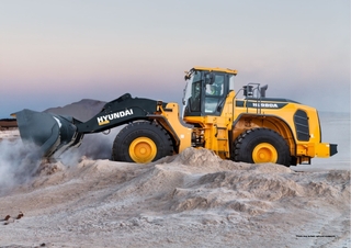 Колесни товарачи Hyundai HL980AXT