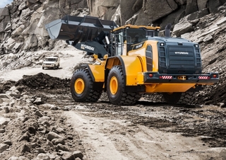 Колесни товарачи Hyundai HL980AXT