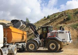 Колесни товарачи Hidromek HMK 635 WL