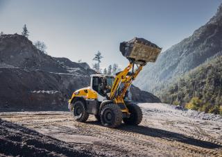 Колесни товарачи Liebherr L 526