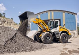 Колесни товарачи Liebherr L 546