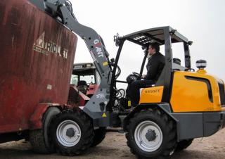 Колесни товарачи Giant V 4502 T