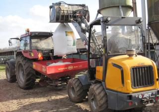 Колесни товарачи Giant V 452 T