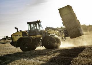 Колесни товарачи New Holland W130D LR