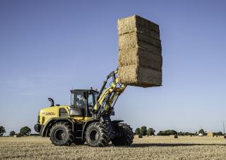 Колесни товарачи New Holland W130D LR