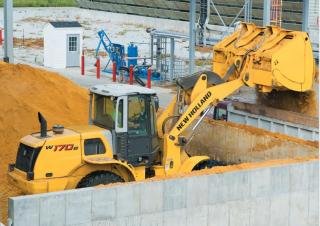 Колесни товарачи New Holland W170B TC
