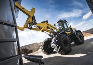 Колесни товарачи New Holland W170D LR