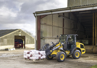 Колесни товарачи New Holland W60C Z-bar