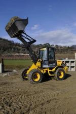 Колесни товарачи New Holland W80B TC