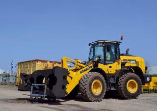 Колесни товарачи Komatsu WA200-8E0