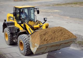 Колесни товарачи Komatsu WA320-8E0
