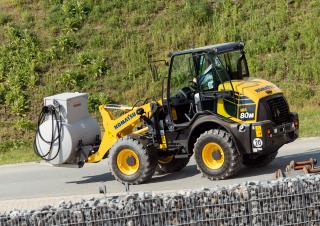 Колесни товарачи Komatsu WA80M-7