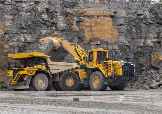 Колесни товарачи Komatsu WA900-8E0
