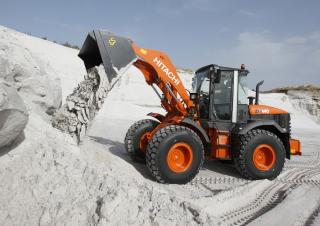 Колесни товарачи Hitachi ZW 140