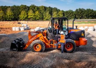 Колесни товарачи Hitachi ZW100-6