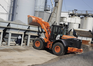 Колесни товарачи Hitachi ZW140-5B