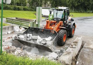Колесни товарачи Hitachi ZW180-6