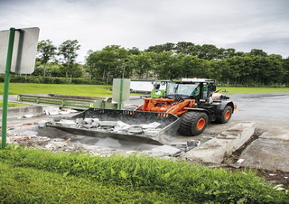 Колесни товарачи Hitachi ZW180PL-6