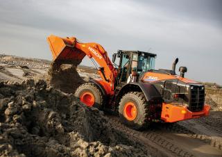 Колесни товарачи Hitachi ZW220-6