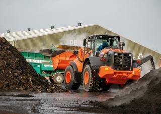 Колесни товарачи Hitachi ZW220-6