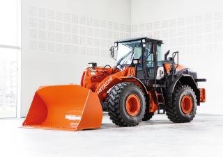 Колесни товарачи Hitachi ZW220-6