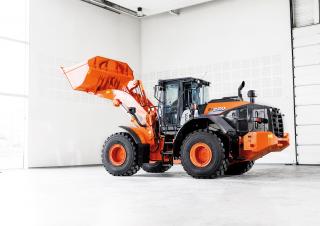 Колесни товарачи Hitachi ZW220-6