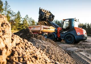 Колесни товарачи Hitachi ZW75-6