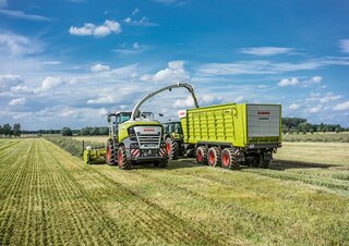 Комбайн за фураж 2-WD (задвиждане на две колела) Claas Jaguar 950