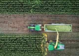 Комбайн за фураж 4-WD (задвиждане на четирите колела) John Deere 9900 