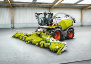 Комбайн за фураж 4-WD (задвиждане на четирите колела) Claas Jaguar 860