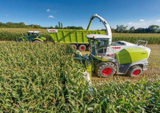 Комбайн за фураж 4-WD (задвиждане на четирите колела) Claas Jaguar 860