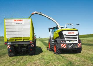 Комбайн за фураж 4-WD (задвиждане на четирите колела) Claas Jaguar 950