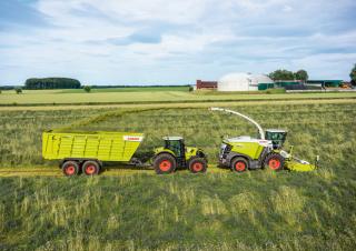 Комбайн за фураж 4-WD (задвиждане на четирите колела) Claas Jaguar 970