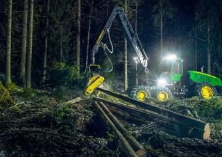 Горска техника Колесни харвестъри John Deere 1270 G