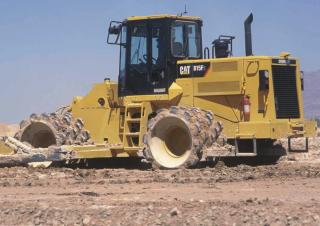 Компактори за отпадъци Caterpillar 815F Series 2