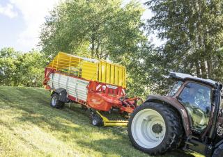 Къси ремаркета за силаж Pöttinger Boss 3190 LP Master