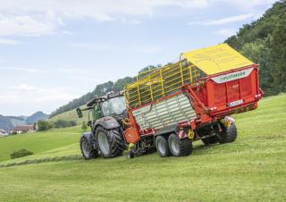 Къси ремаркета за силаж Pöttinger Boss 3240 DB Master