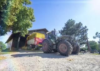 Къси ремаркета за силаж Pöttinger Boss 3240 DB Master